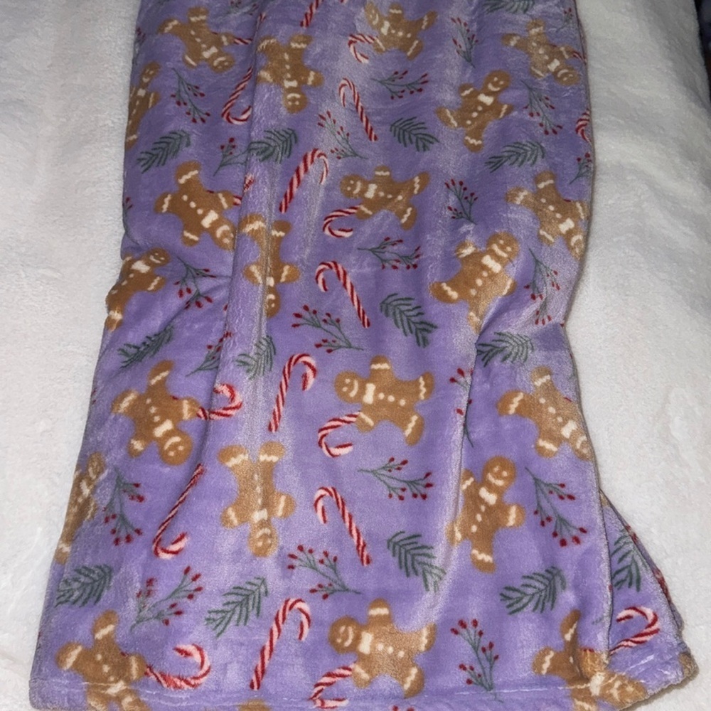 NWT-Purple Gingerbread Men & Candy Cane Oversized Throw by Rachel Roy 60”x 70”